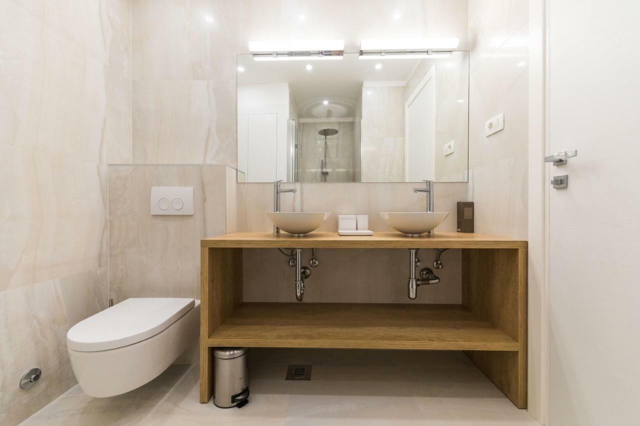 Glow Luxury With Terrace And Jacuzzi Apartment Split