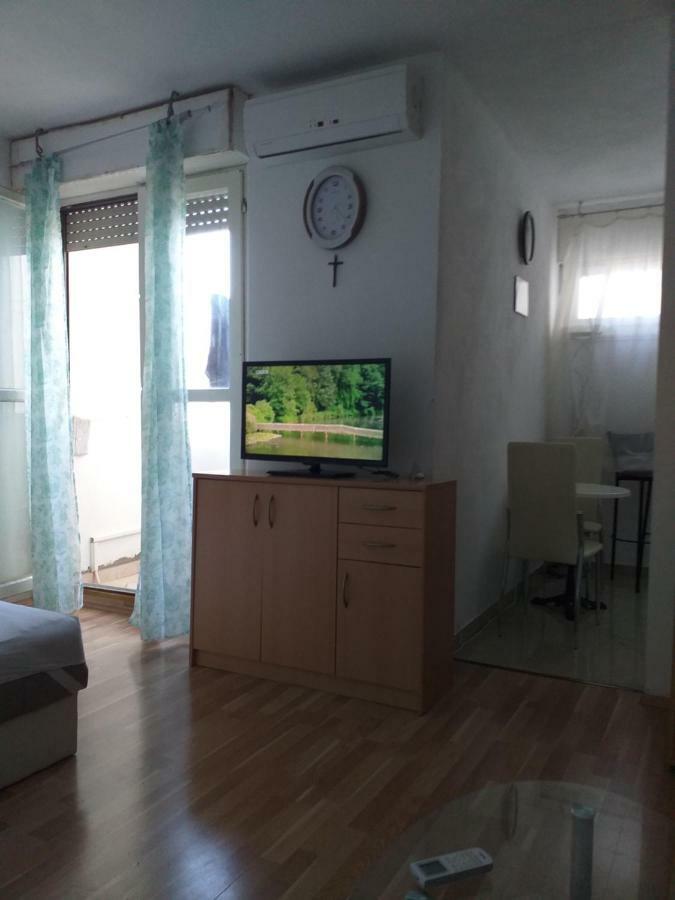 Ema Apartment