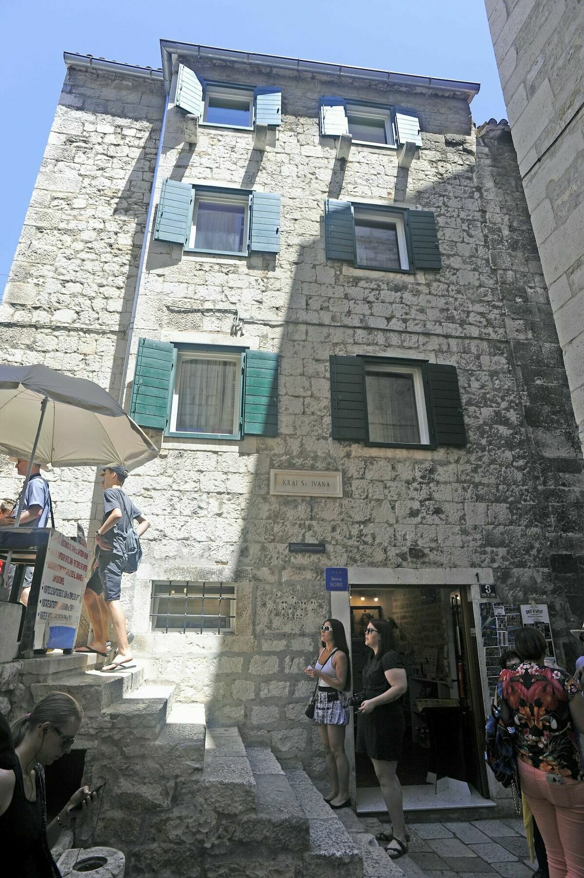Base Gostinjska kuća 3*