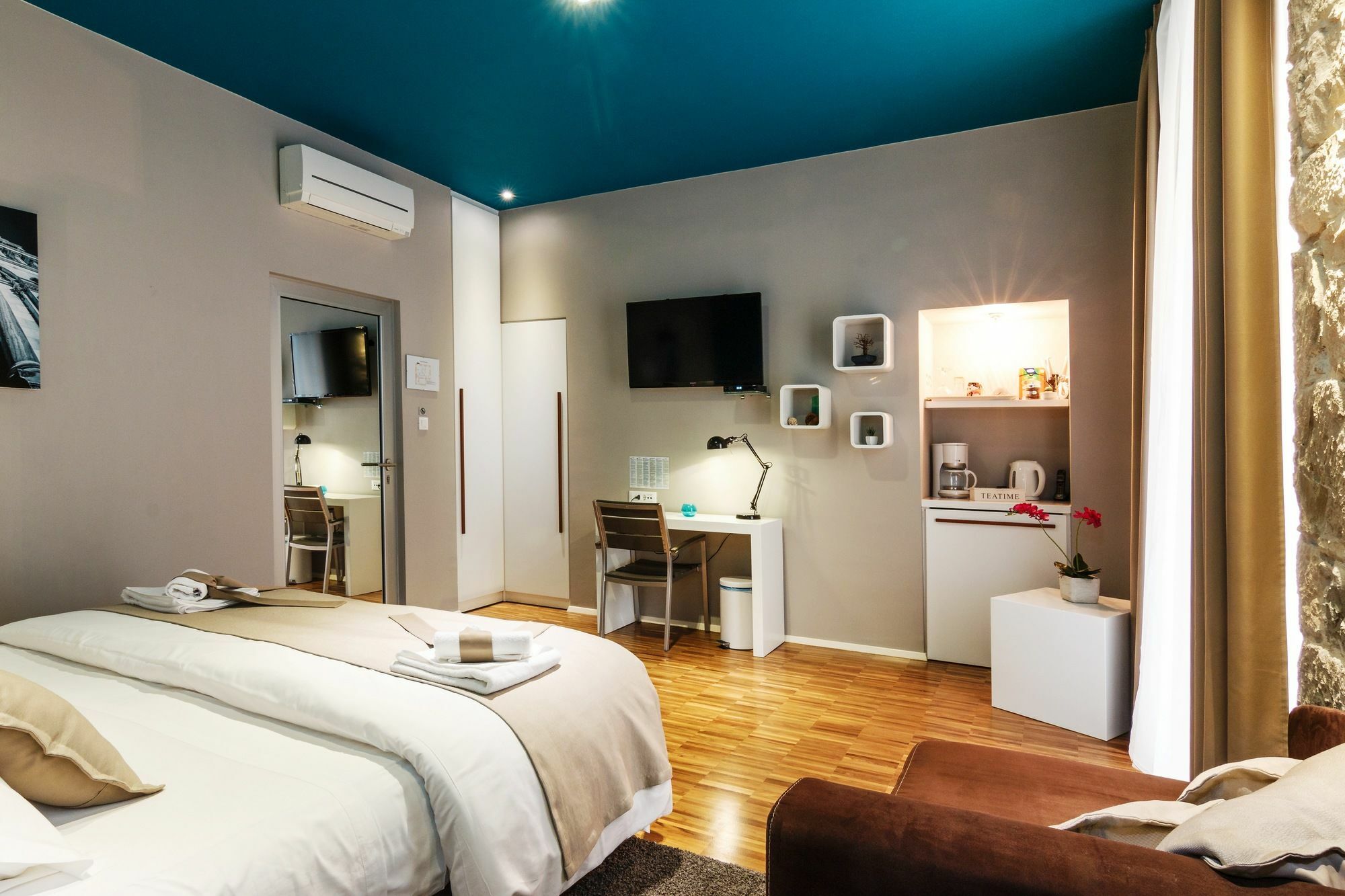 Riva Luxury Guest house