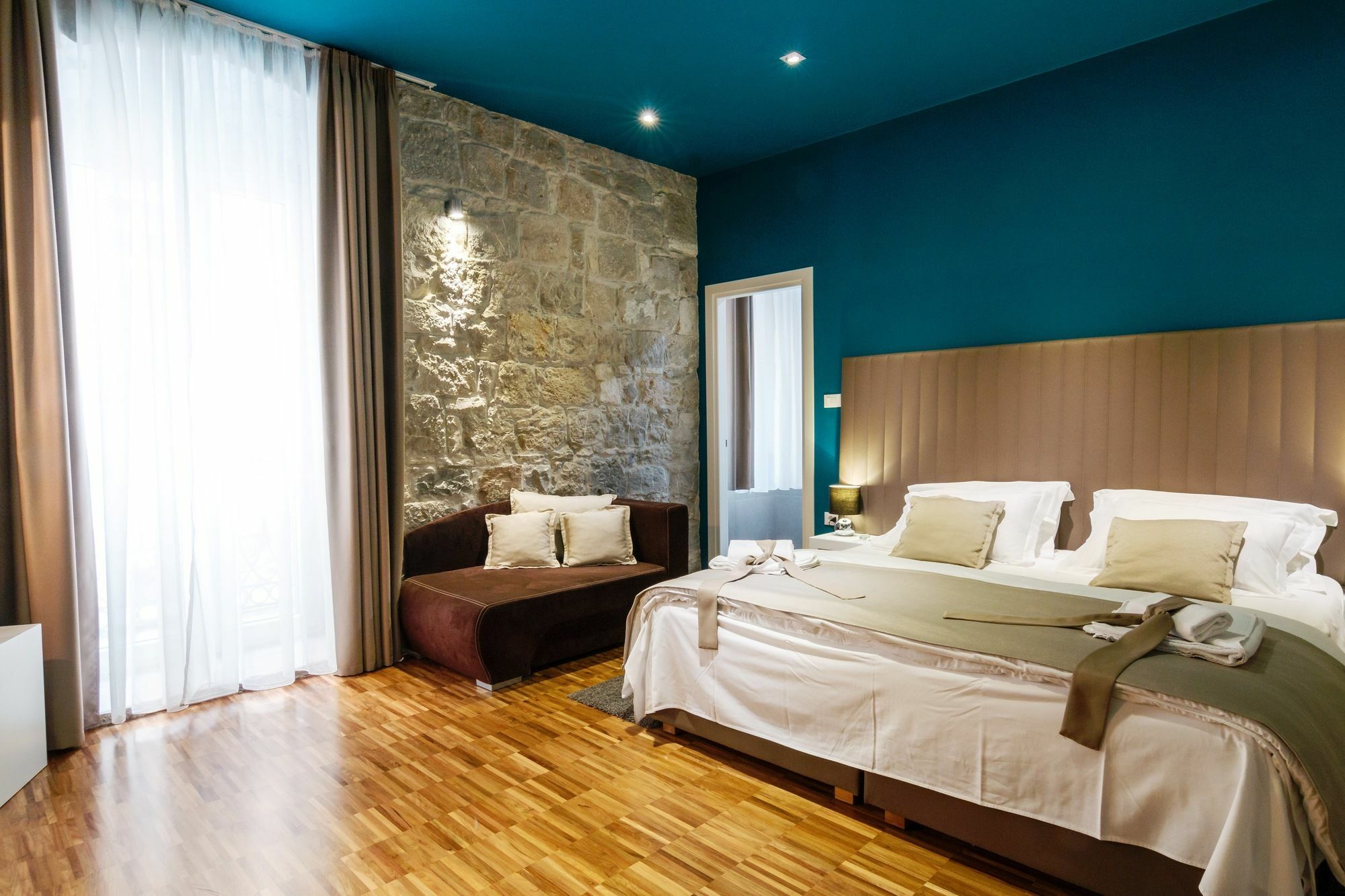 Riva Luxury Guest house