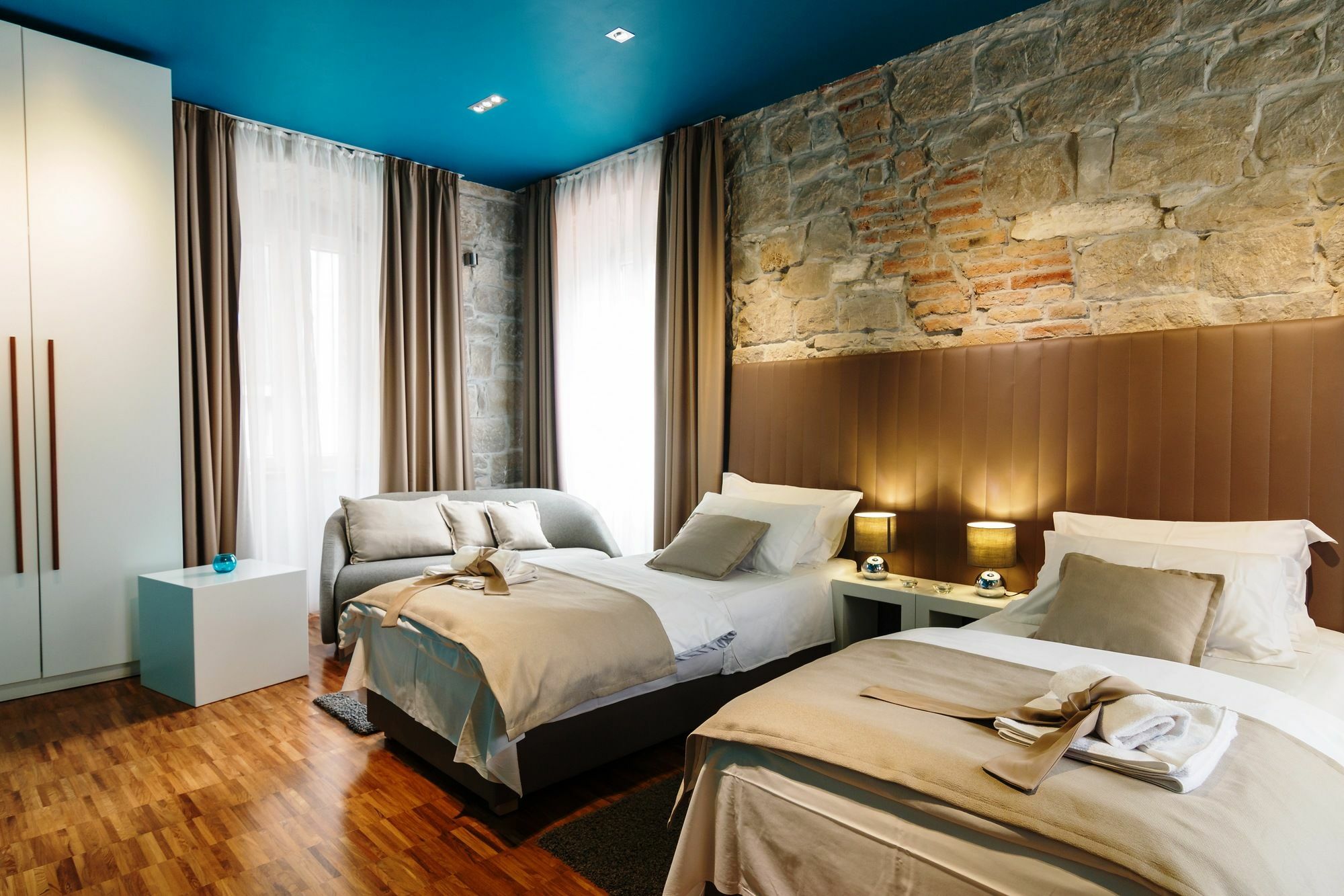 Riva Luxury Guest house 4*