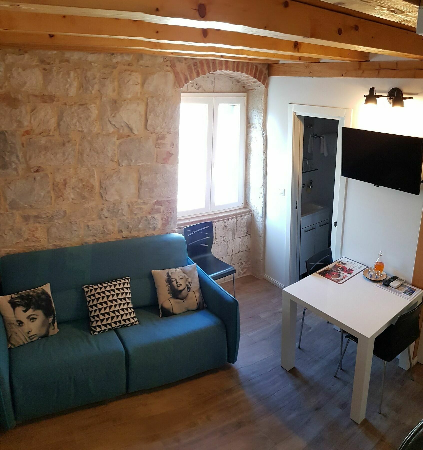 Jes Boutique Hotel