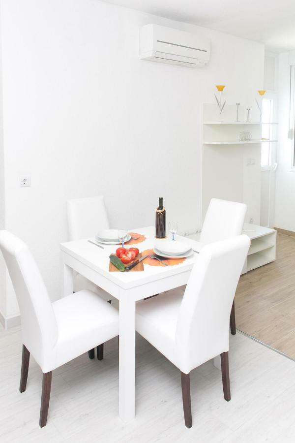 Leona Apartment