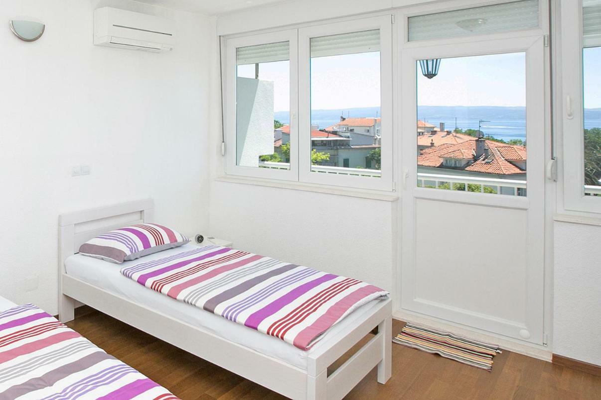 Leona Apartment Split
