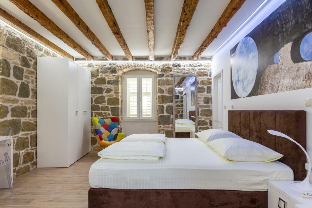 Studio Central Split Apartment *