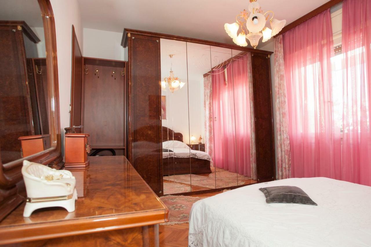 Dolores Apartment *