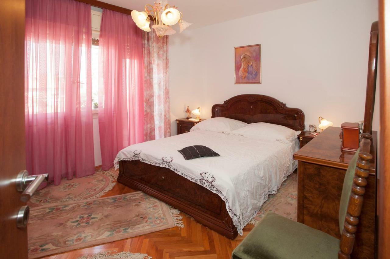 Dolores Apartment Split