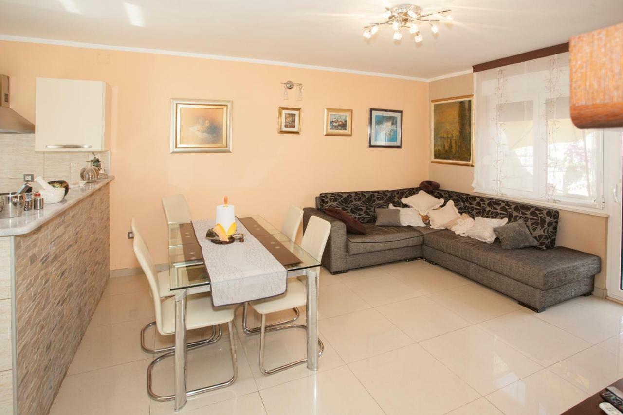 Dolores Apartment