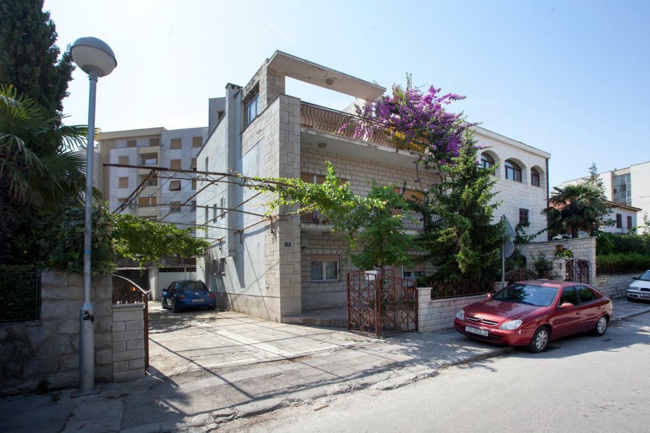 Dolores Apartment *