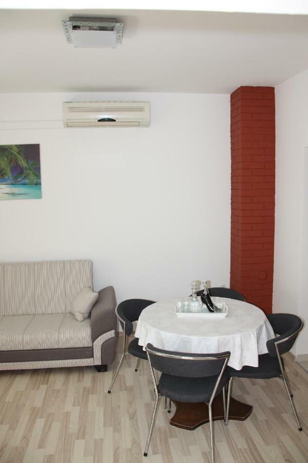 Nina Apartment *