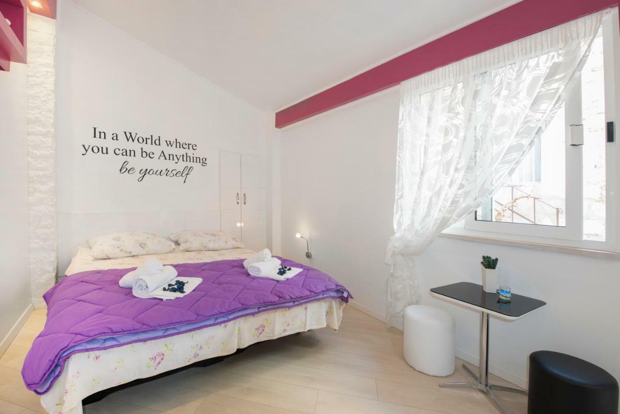 Cute Little In The Old Town Apartman