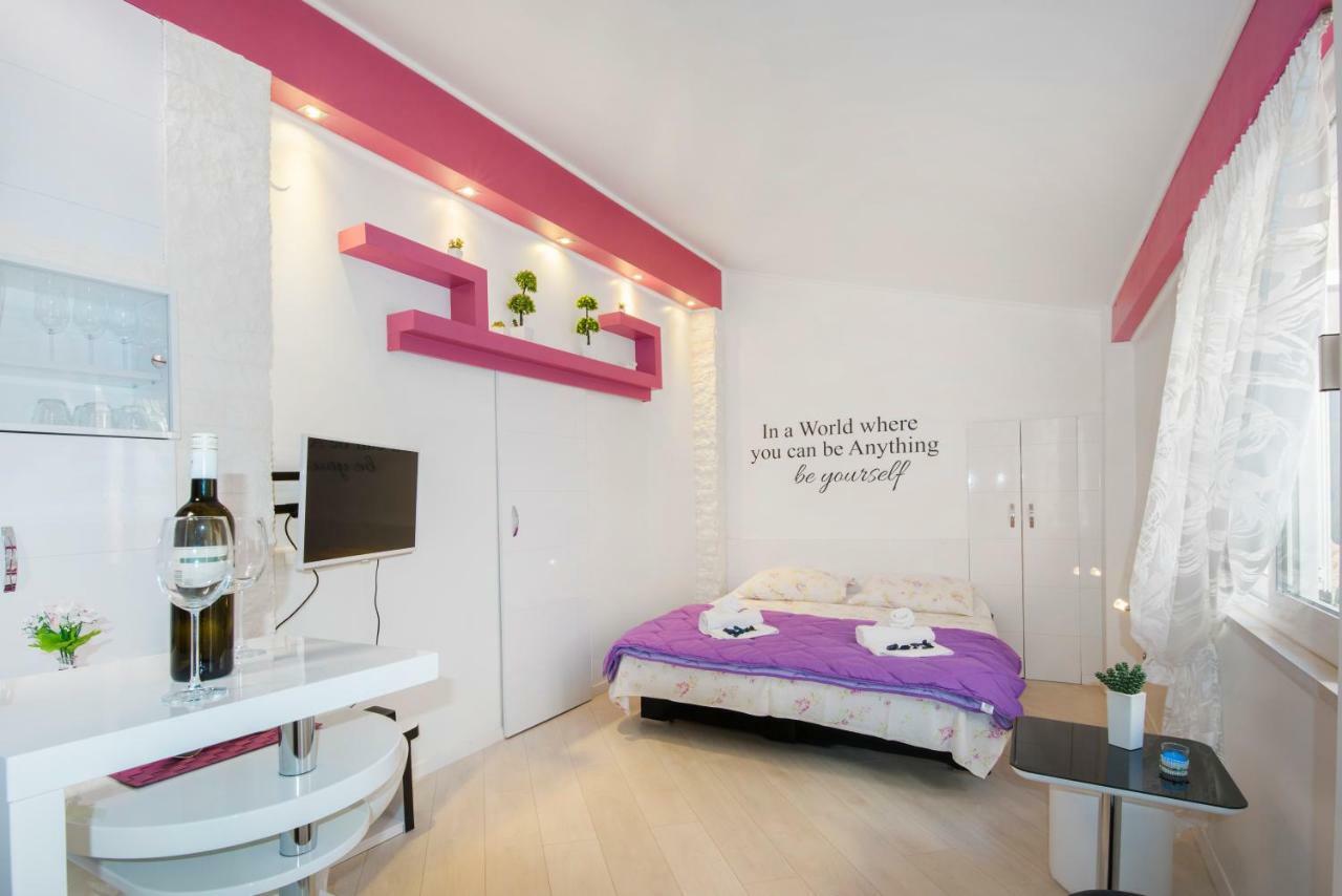 Cute Little In The Old Town Apartman