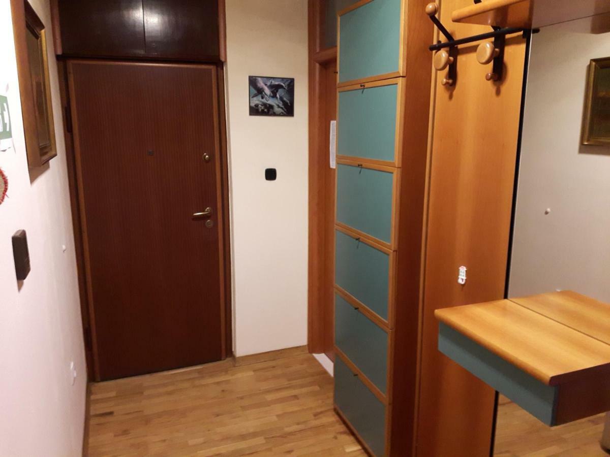 Apartment Trstenik Split