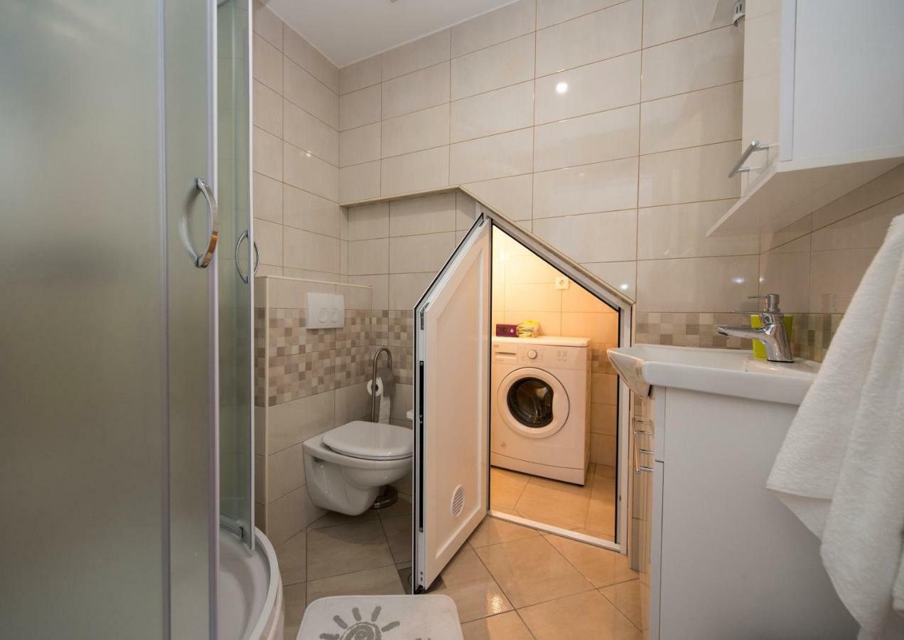 Bonus And Private Parking Appartement Split