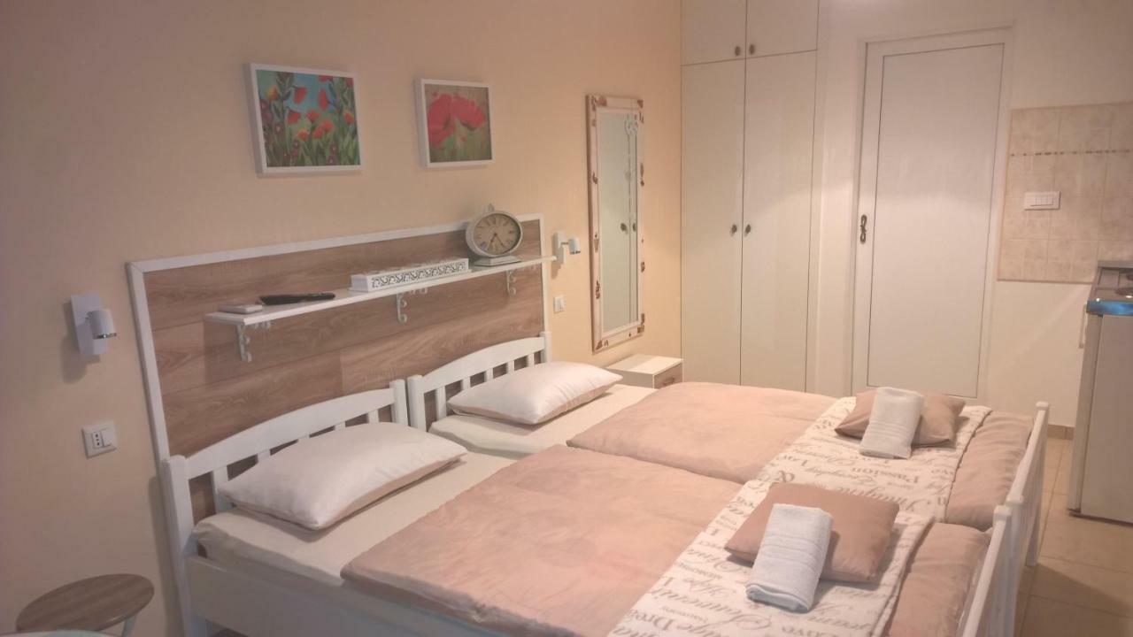 Entrance Apartment *