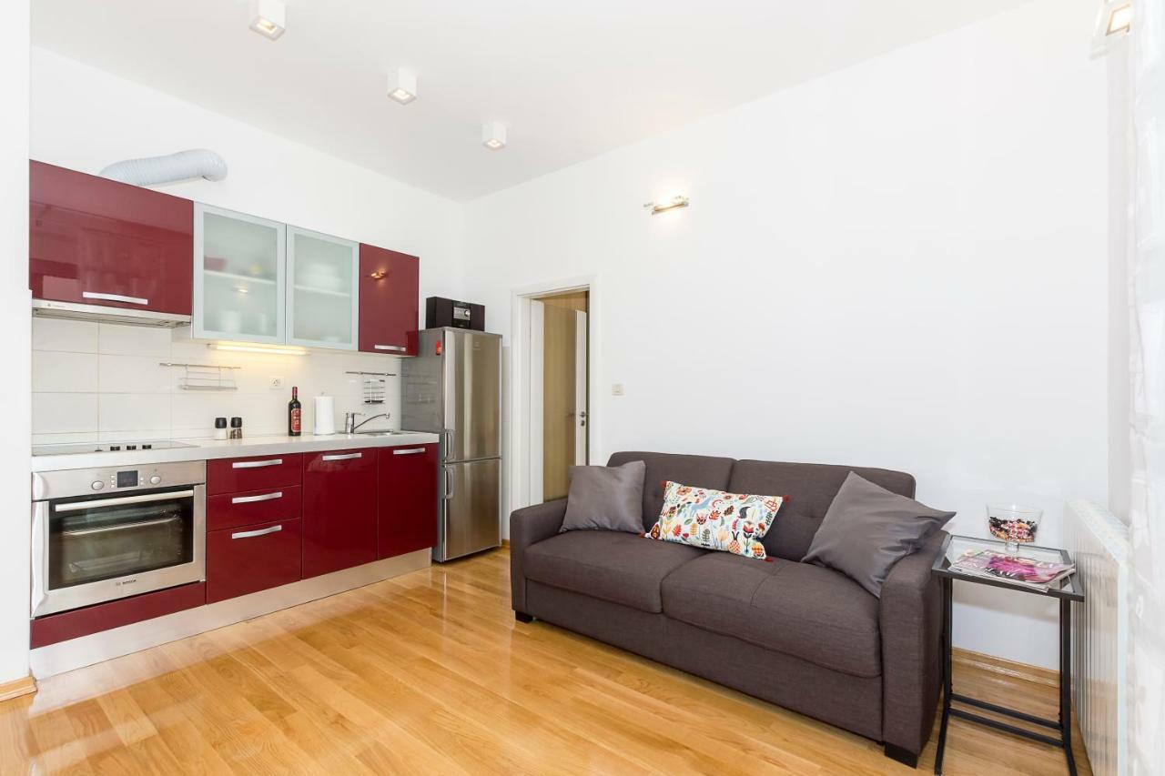 Apartment Mm