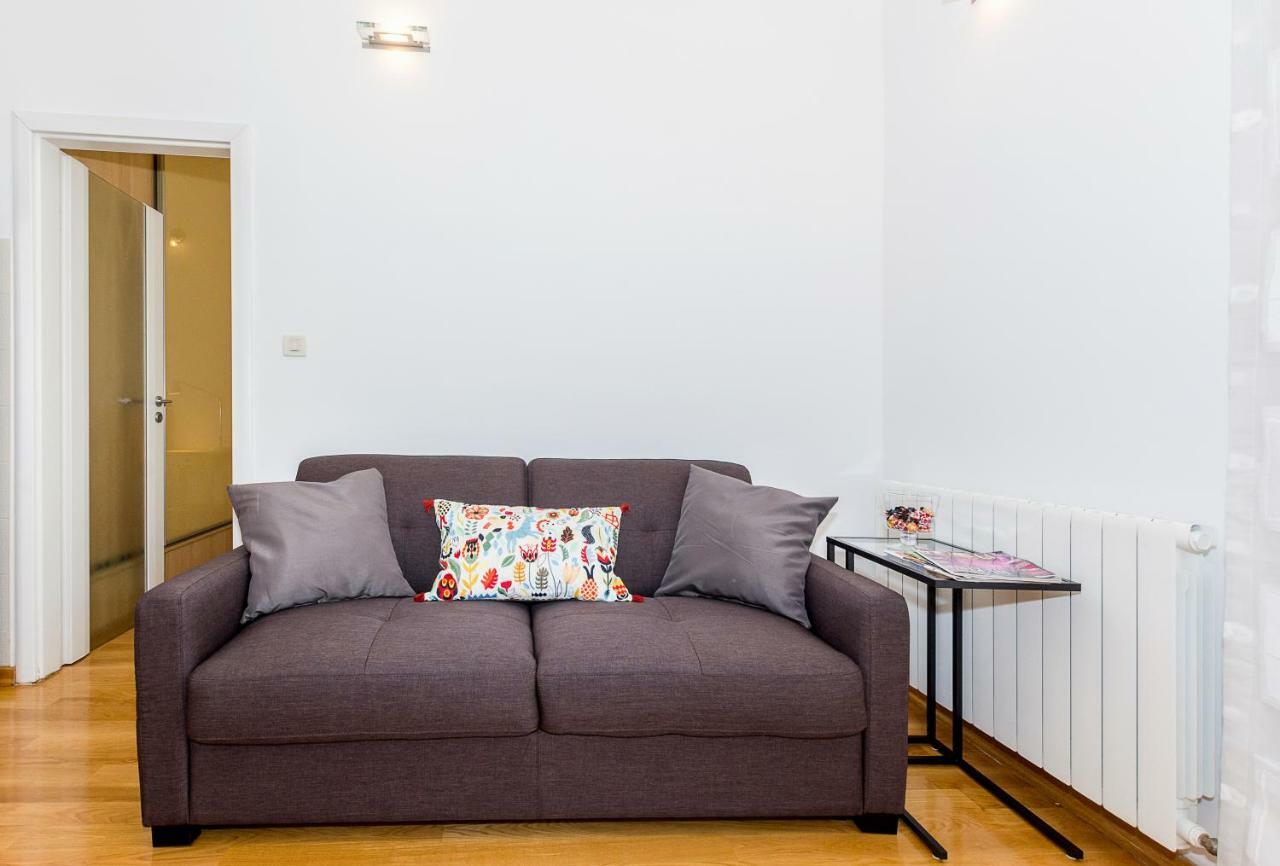 Apartment Mm