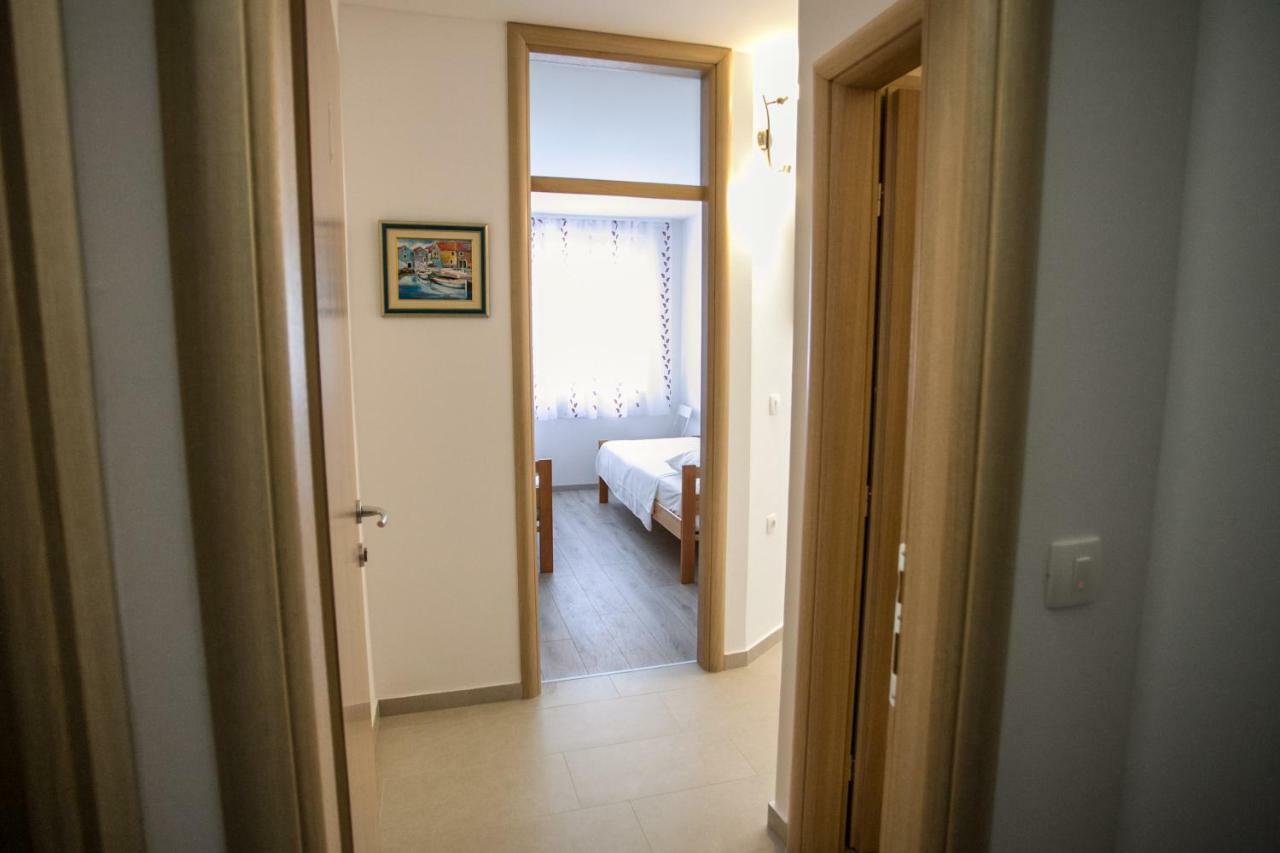 Apartman Lovor *