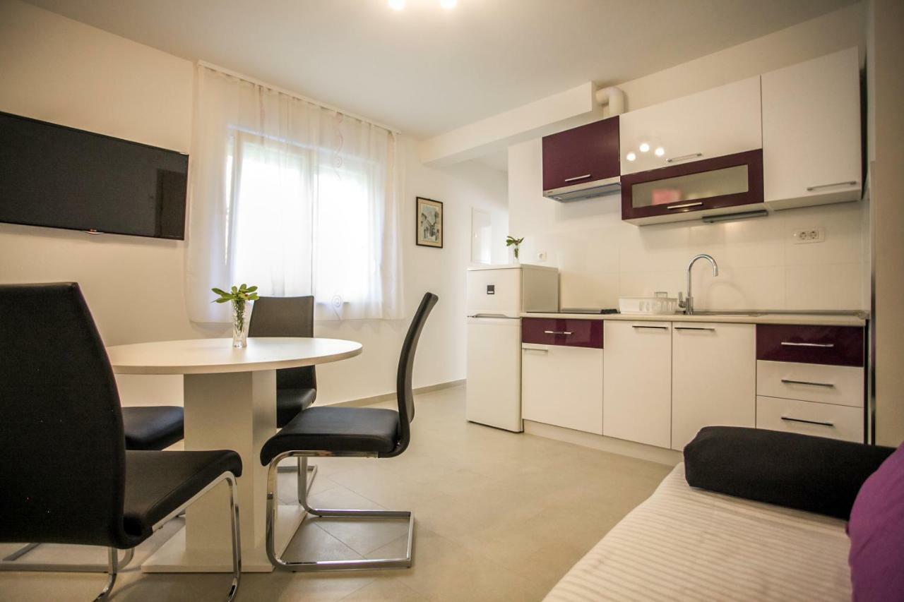 Lovor Apartman