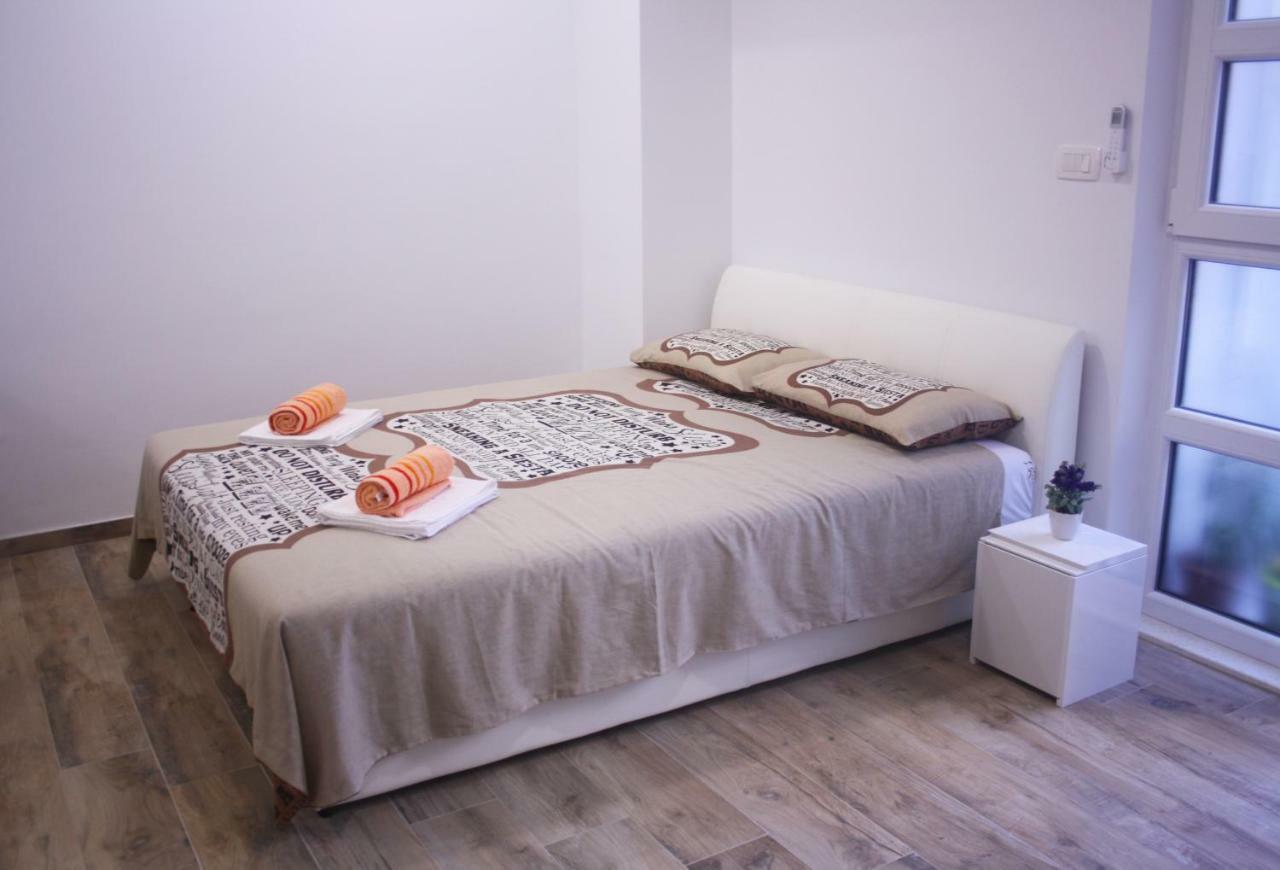 M-dream, In Heart Of Apartment Split
