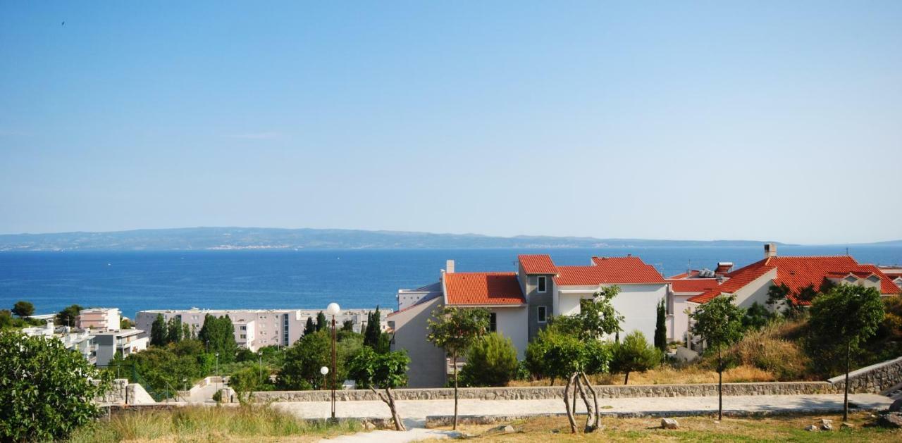 Raquil Apartment *