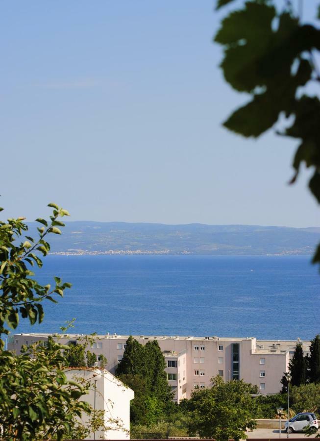 Raquil Apartment Split