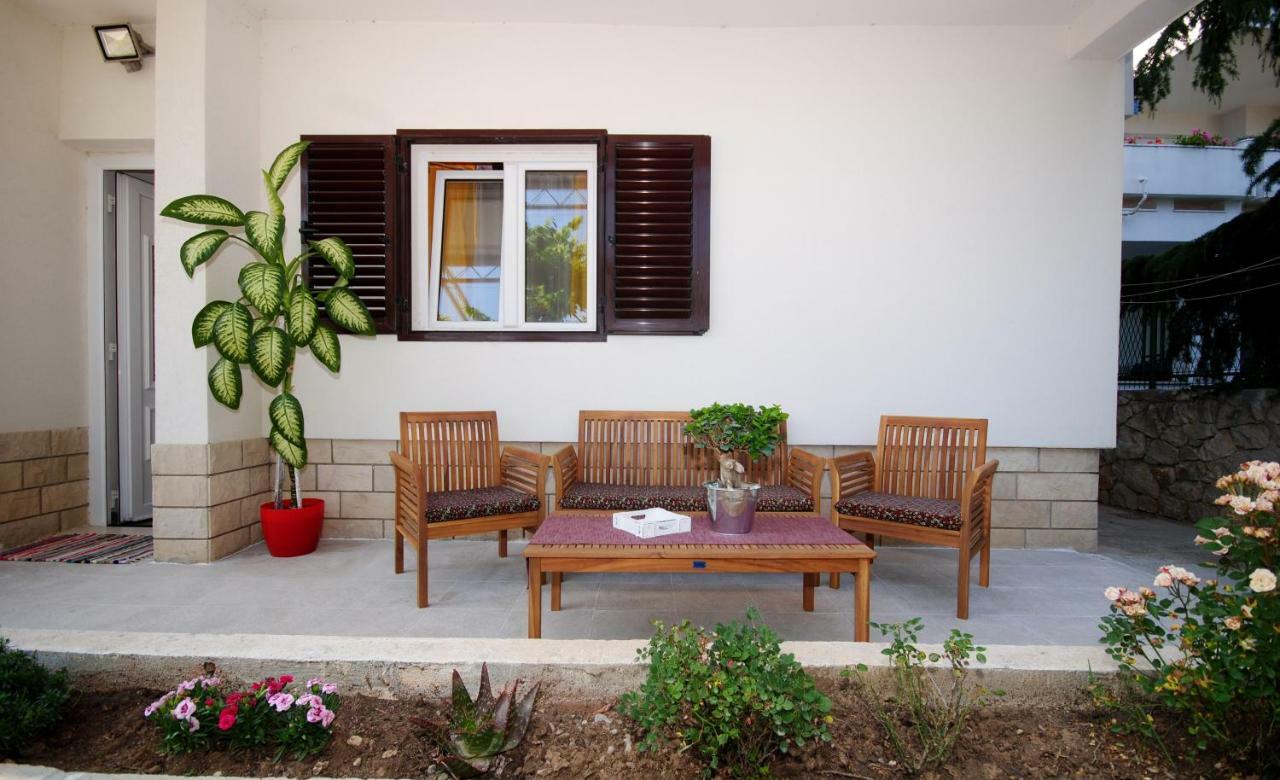 Raquil Apartment Split