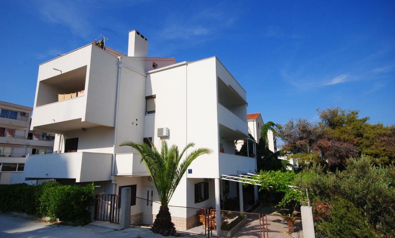 Raquil Apartment *