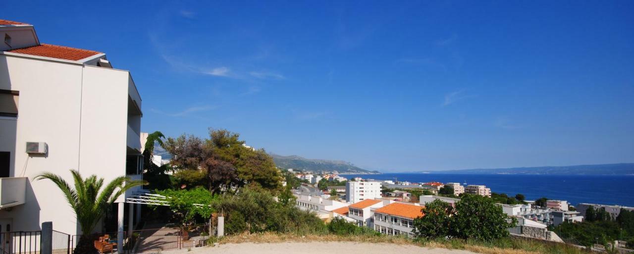 Raquil Apartment Split