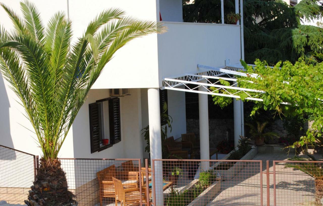 Raquil Apartment *