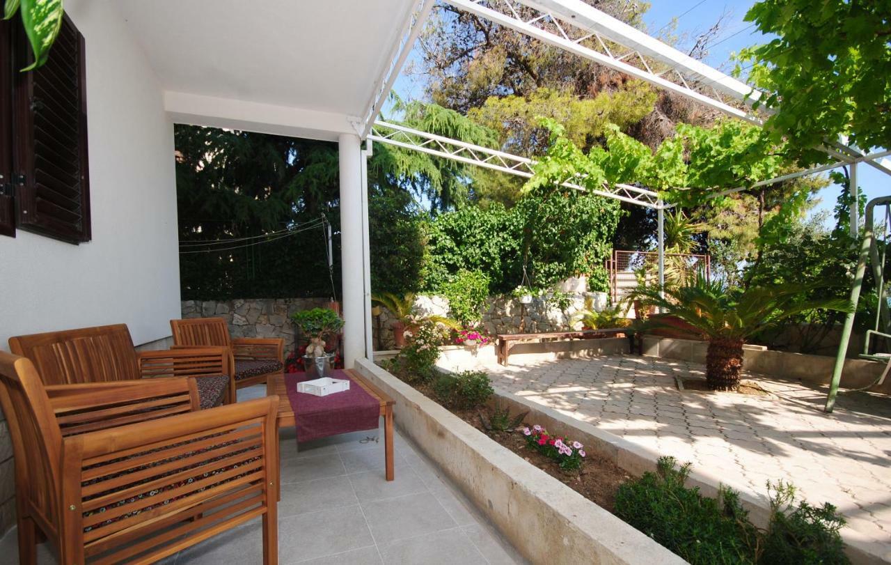 Raquil Apartment *