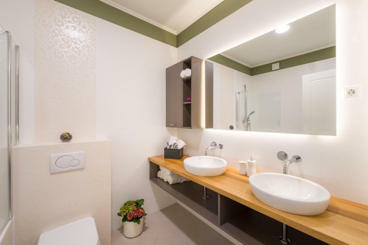 Apartment Comfort Luxe Adriatic View & Jacuzzi Znjan Beach