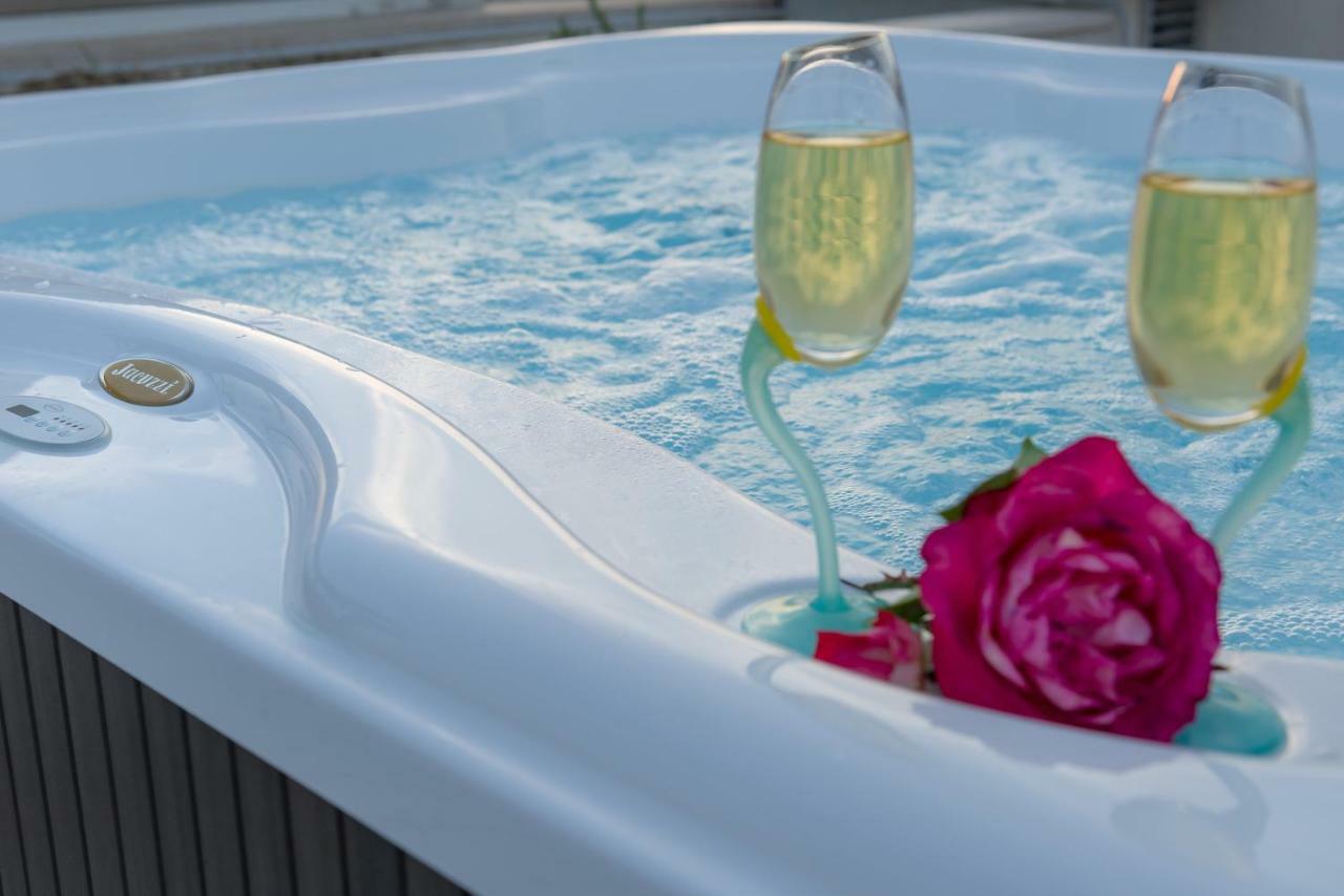 Comfort Luxe Adriatic View & Jacuzzi Znjan Beach Apartment
