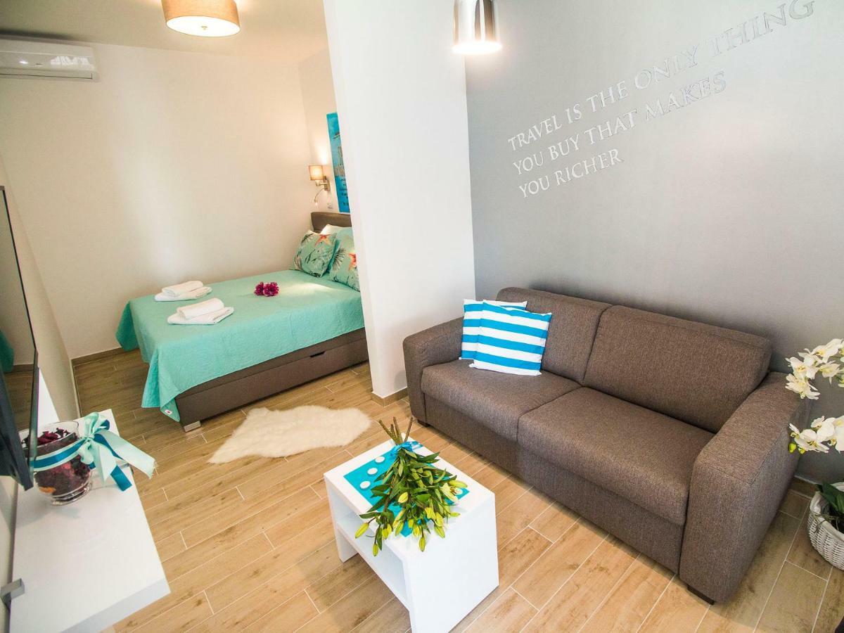 Idro Directly At The Apartman *