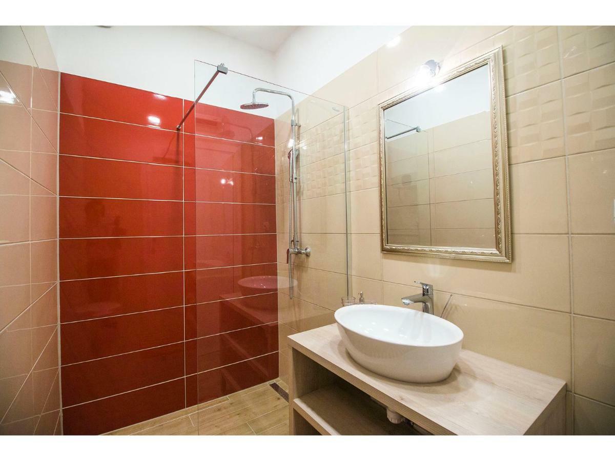 Idro Directly At The Apartman *