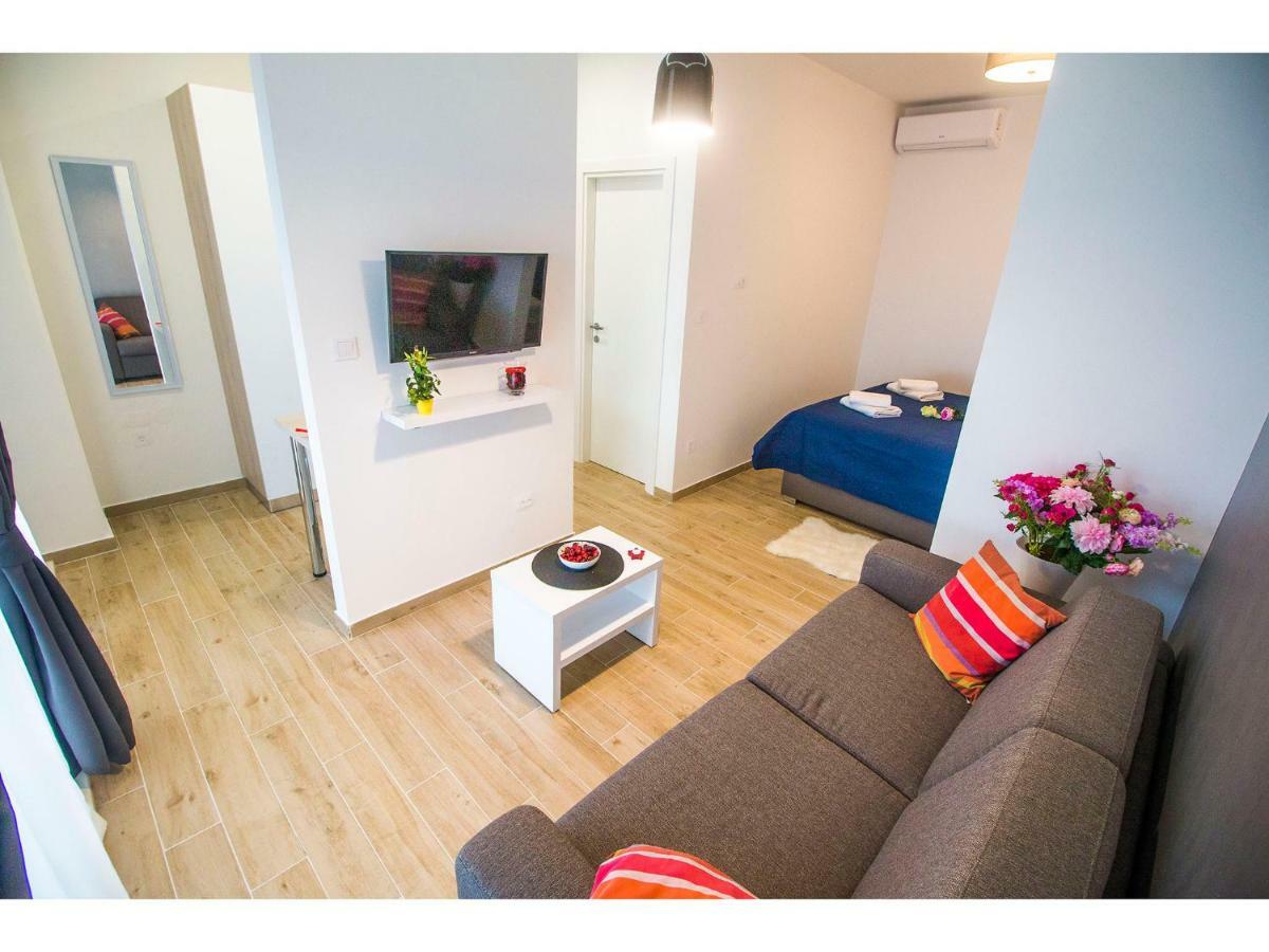 Idro Directly At The Apartman