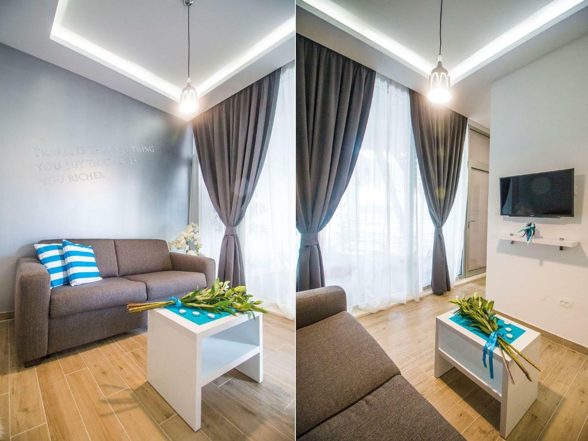 Idro Directly At The Split