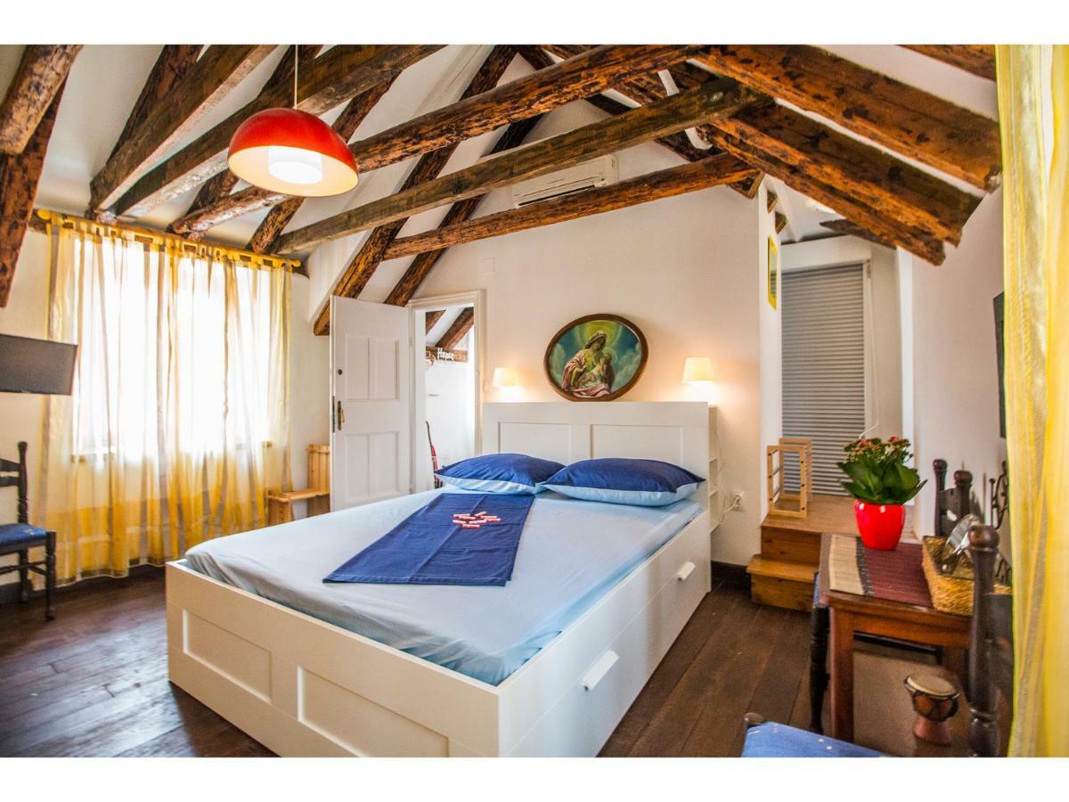 Tiramola Apartment *