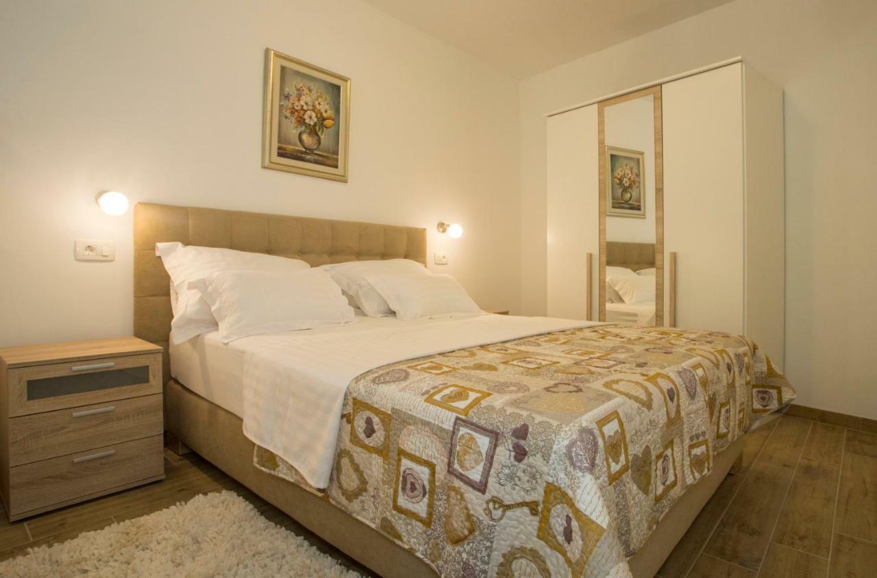 Appartement Lenka- *