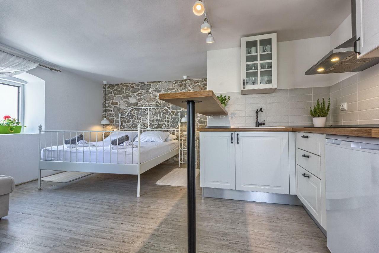 Apartment Lovely New Studio In The City Center 4****
