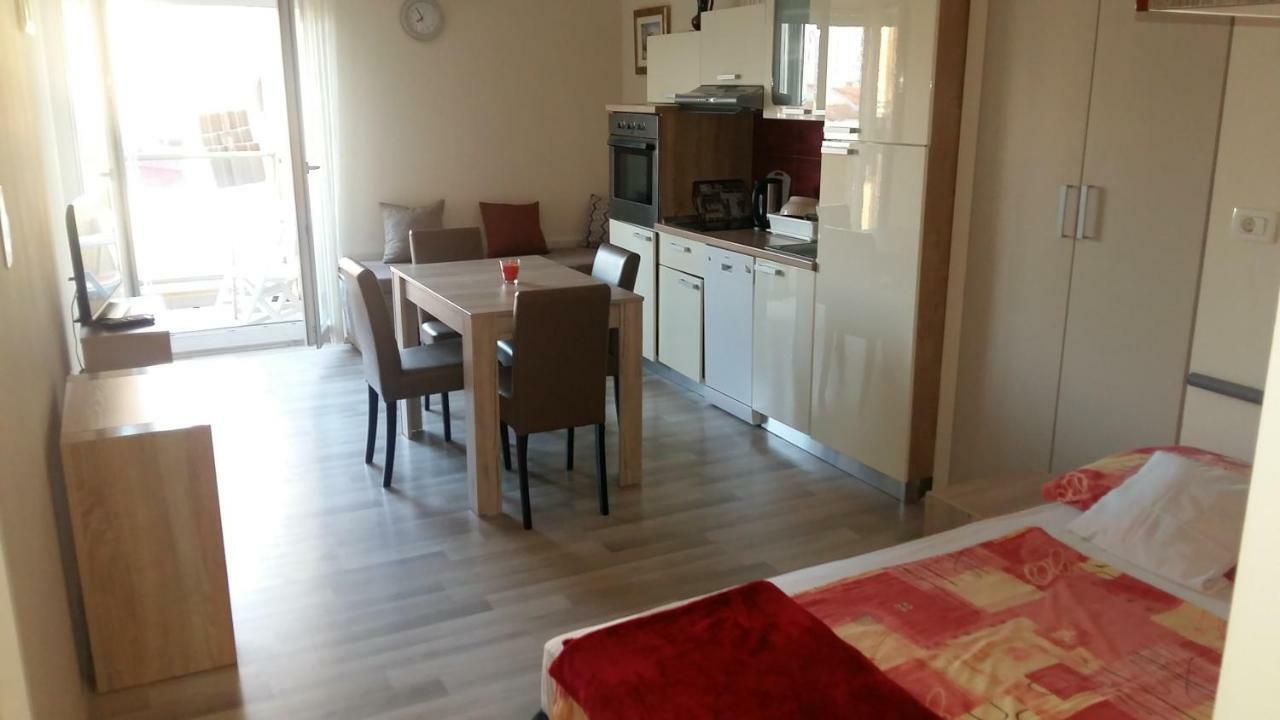 Oli Apartment *