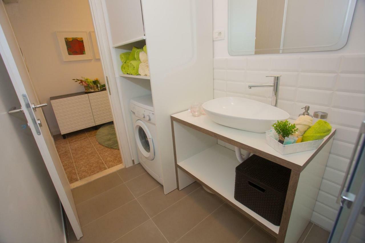 Viktorija Apartment *