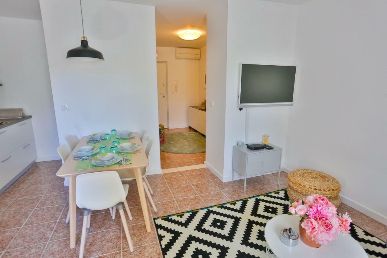 Viktorija Apartment *