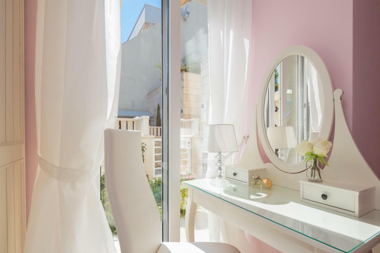 Luxury Loreta *