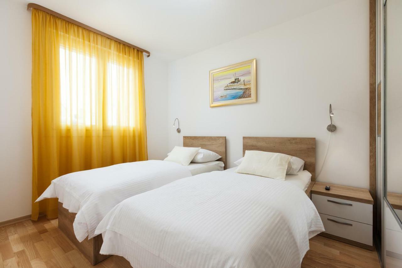 Apartment Roska Ii.