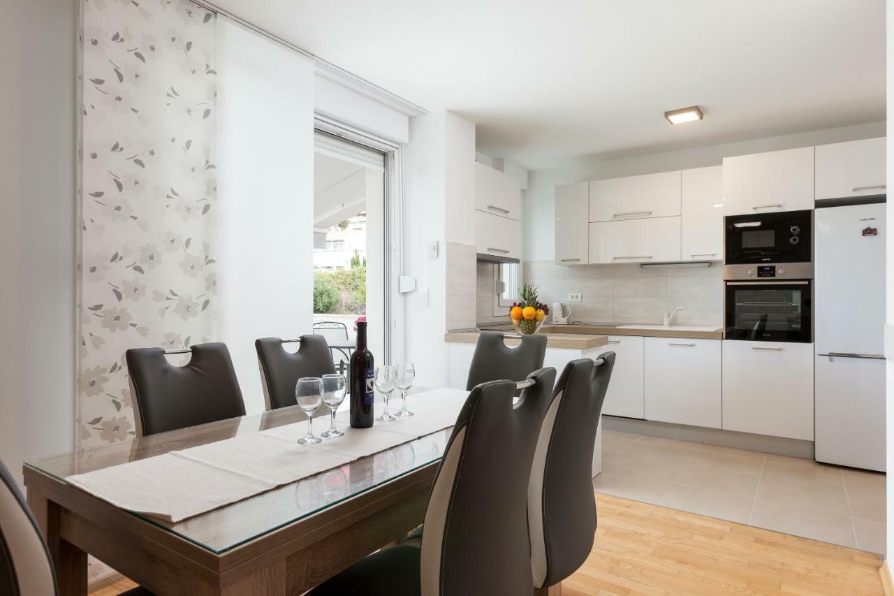 Roska Ii. Apartment Split