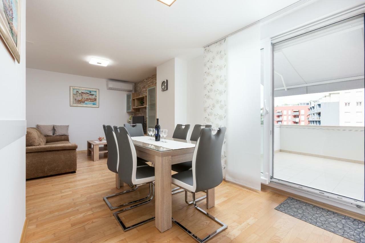 Roska Ii. Apartment Split