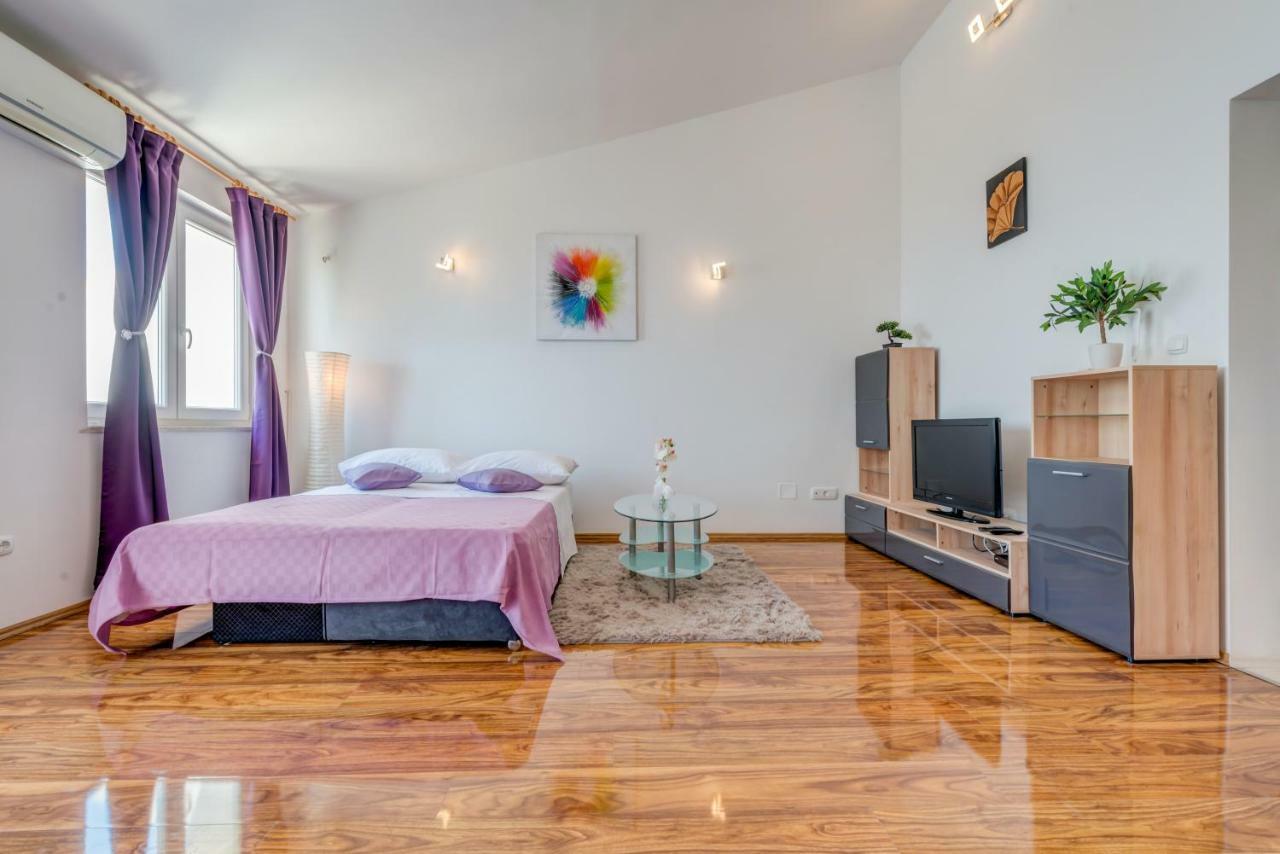 Ana Apartment
