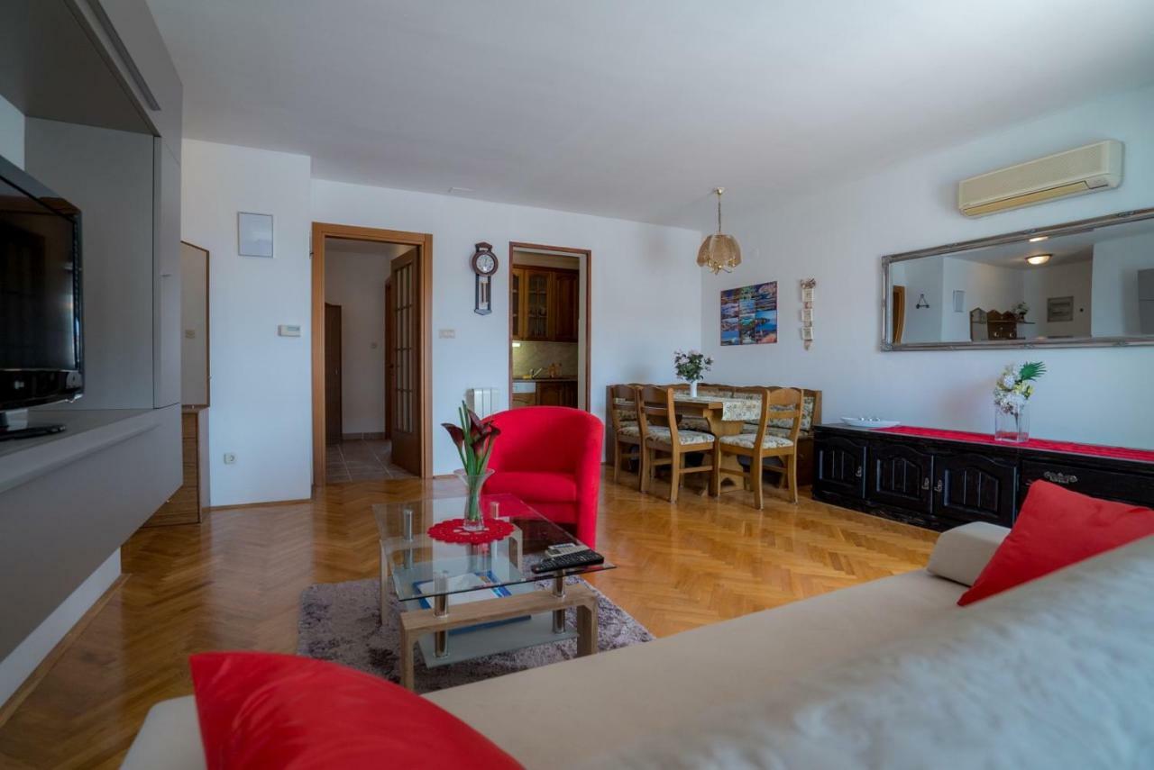 Split2 Apartment Split